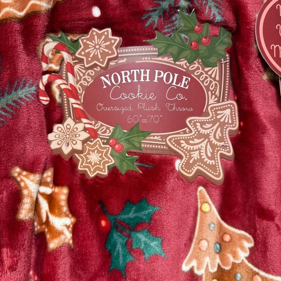 North Pole Cookie Co Red Gingerbread Christmas Throw Blanket - Picture 2 of 4